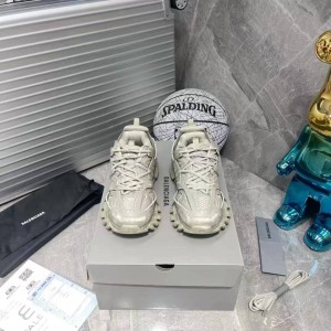 Кроссовки Balenciaga Track Sneaker B1560