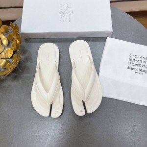 Шлепанцы Maison Margiela F1428