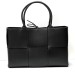 Сумка Bottega Veneta Medium Arco Tote Bag K1166