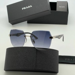 Очки Prada Q1480