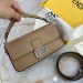 Сумка Fendi Baguette RB3927