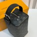 Косметичка Louis Vuitton Dopp Kit RE6340