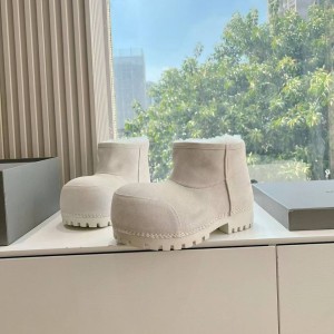 Ботинки Balenciaga Women's Alaska Fur Bootie F4190