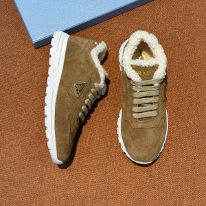 Зимние кроссовки Prada F7080