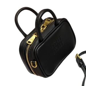 Сумка Miu Miu Leather micro bag RN1277