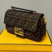Сумка Fendi Baguette Chain Midi RN1624