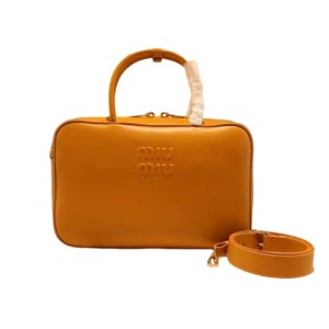 Сумка Miu Miu Leather Top-Handle RN2100